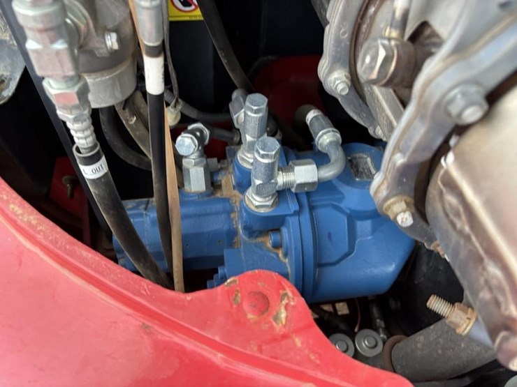 2021-takeuchi-tb240-image-47