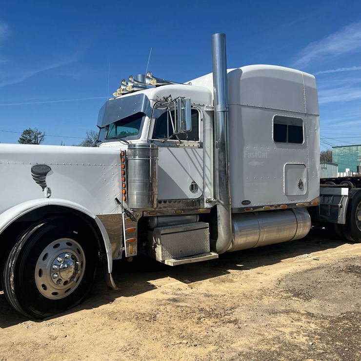 2000 PETERBILT 379