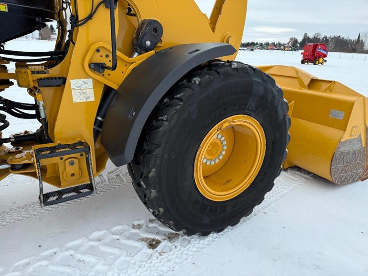 caterpillar-926m-image-12