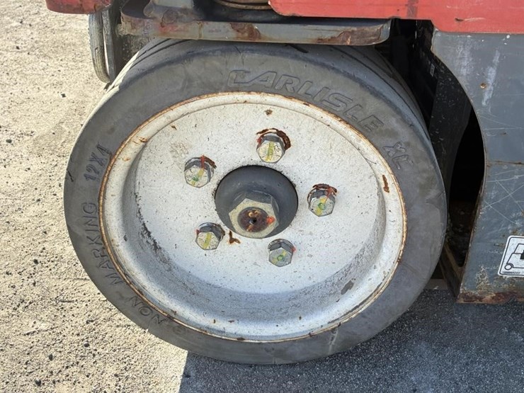 2016-skyjack-sj12-image-5