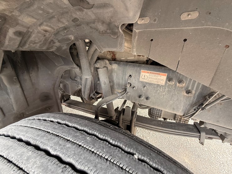 2022-western-star-49x-image-34