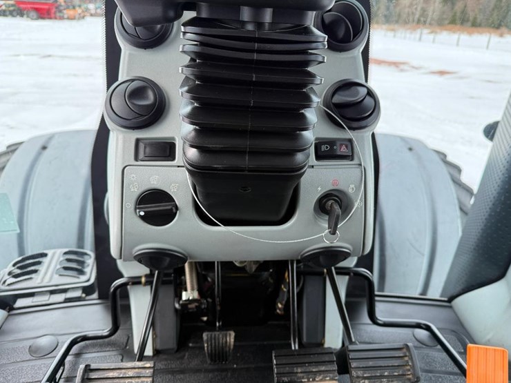 new-holland-t8.320-image-70