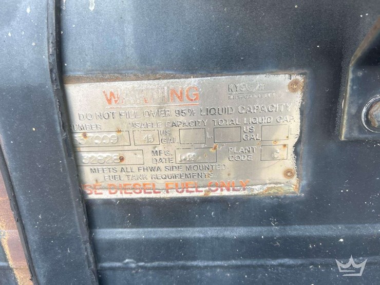 1999-freightliner-fl80-image-45