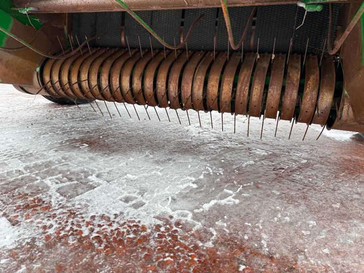 john-deere-566-image-34