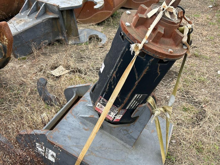 john-deere-pa40-planetary-auger-excavator-attachment-image-3