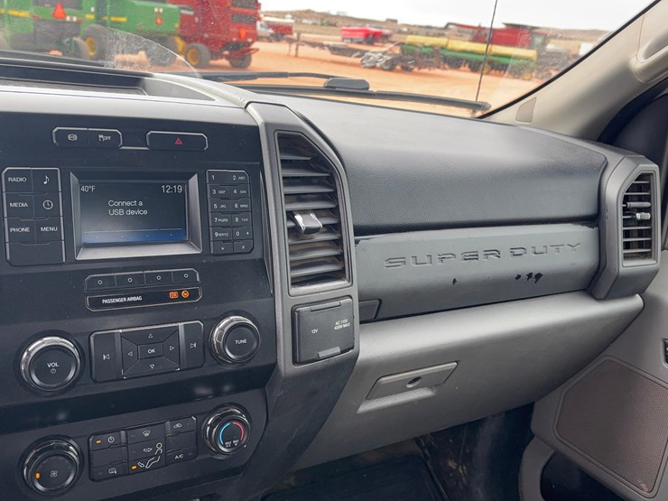 2019-ford-f550-image-15