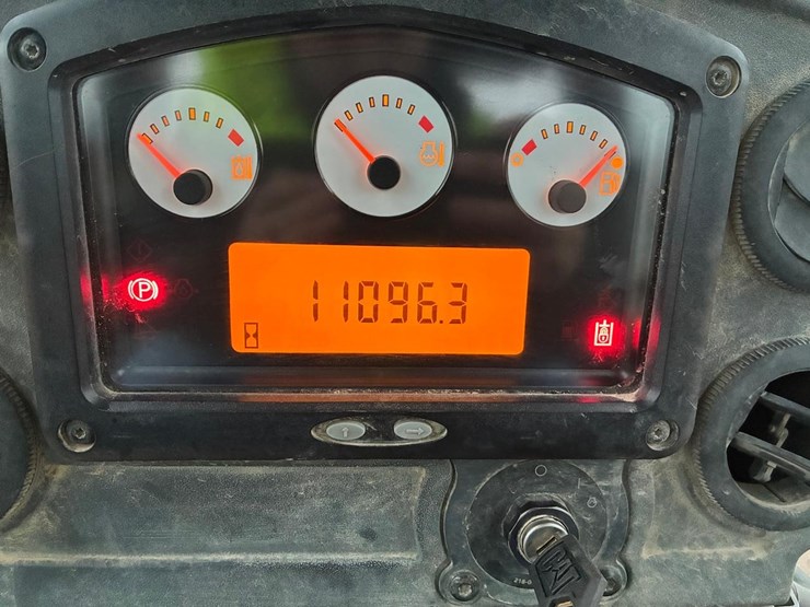 caterpillar-d5k-xl-image-31