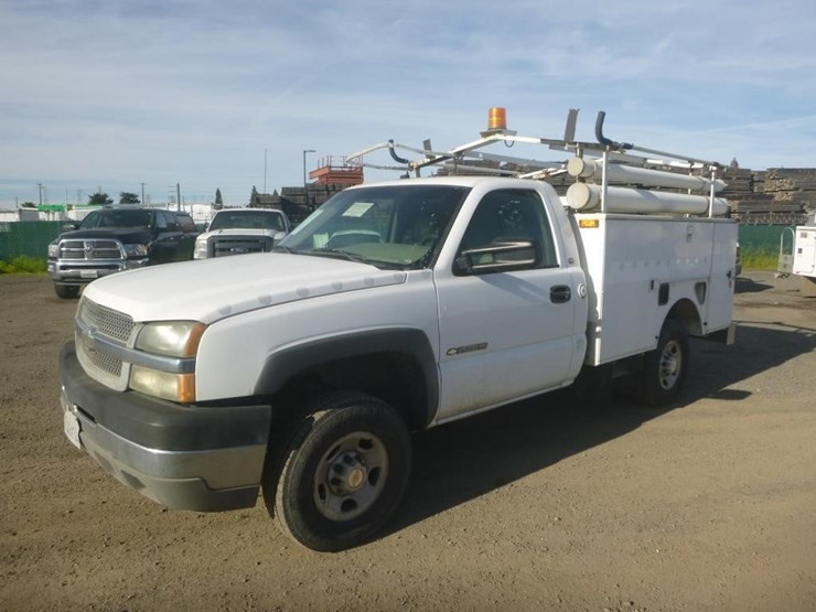 2004-chevrolet-2500-image-1