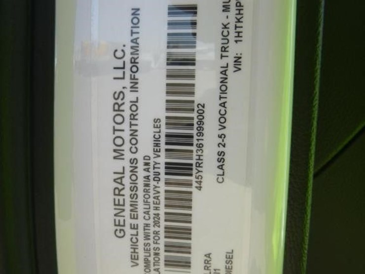 2024-chevrolet-silverado-4500hd-image-23