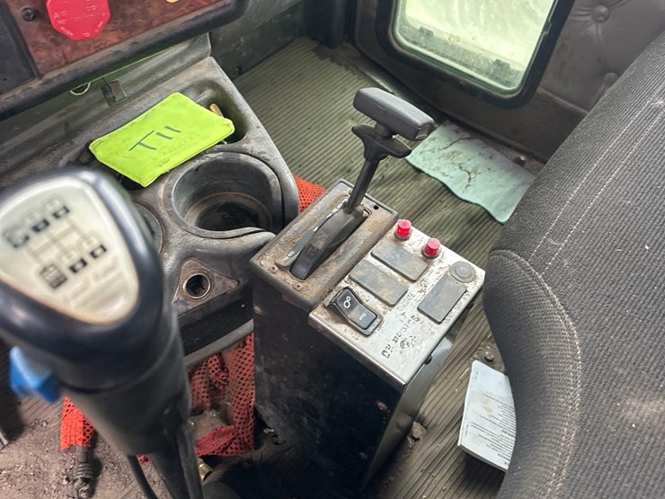 2005-kenworth-t300-image-33