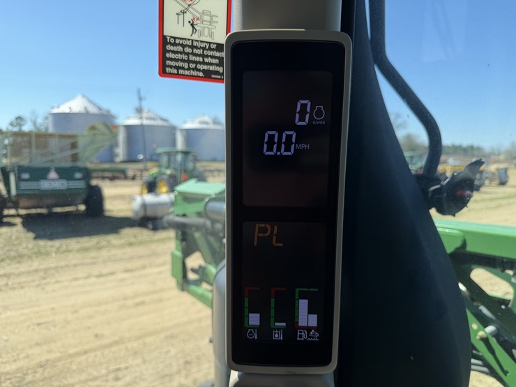 2017-john-deere-r4030-image-15