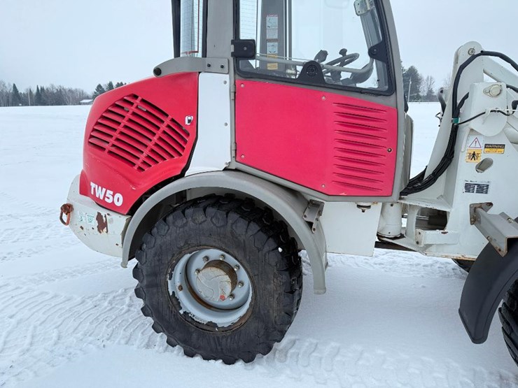 2013-takeuchi-tw50-image-15
