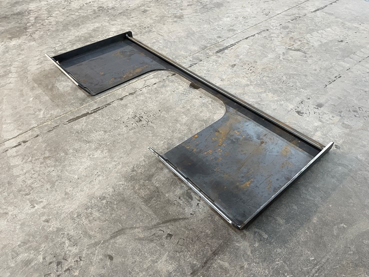 #2474-•-skid-steer-walk-through-weldable-attachment-plate-image-5