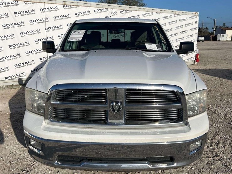 2011-dodge-ram-1500-image-25