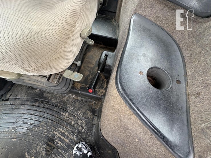 2002-new-holland-8670a-image-20