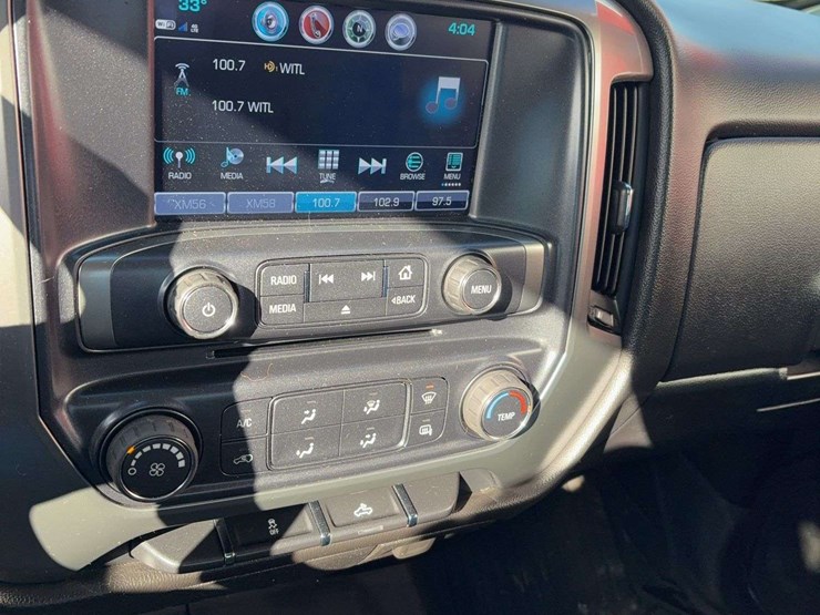 2018-chevrolet-silverado-2500-image-18