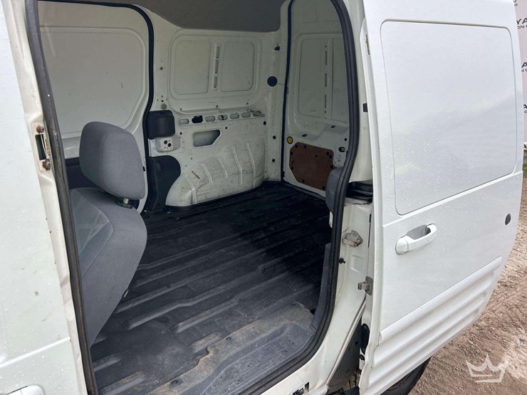 2013-ford-transit-connect-image-17