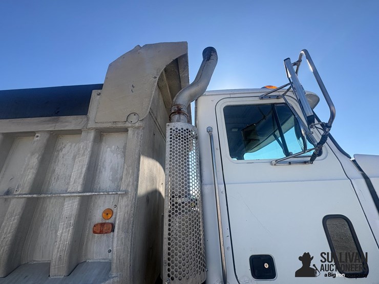 1990-mack-ch613-image-19