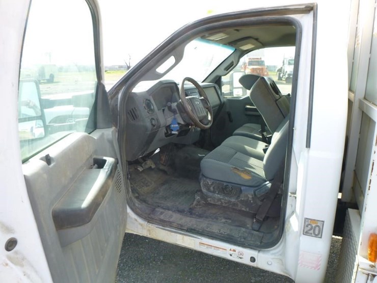 2011-ford-f550-image-6