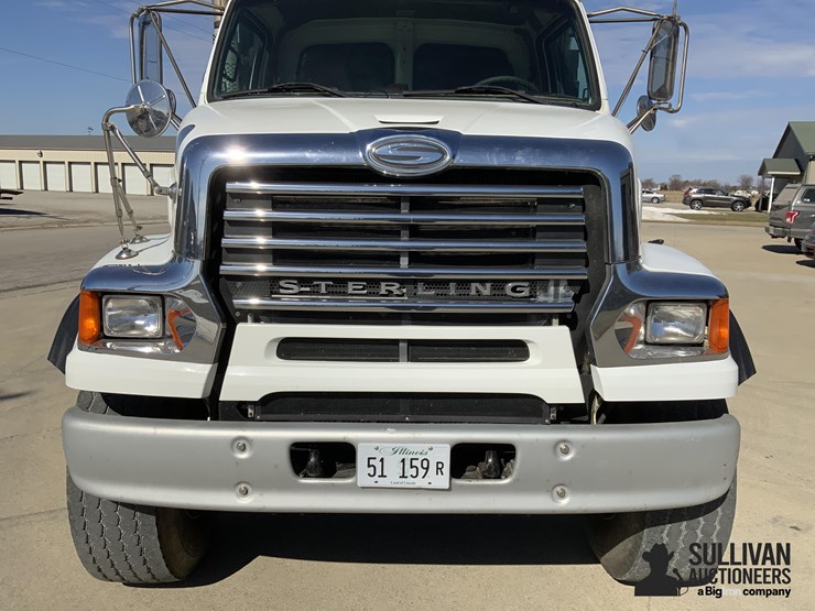 2009-sterling-l7500-image-16