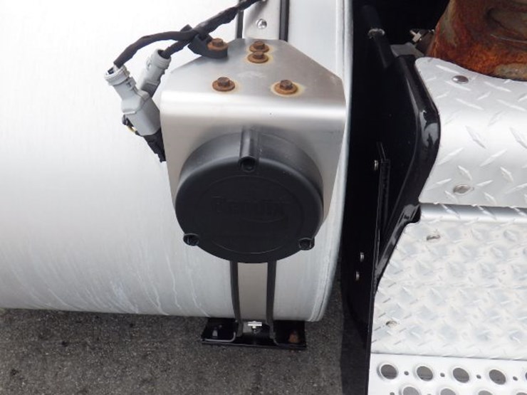 2022-kenworth-t680-image-4