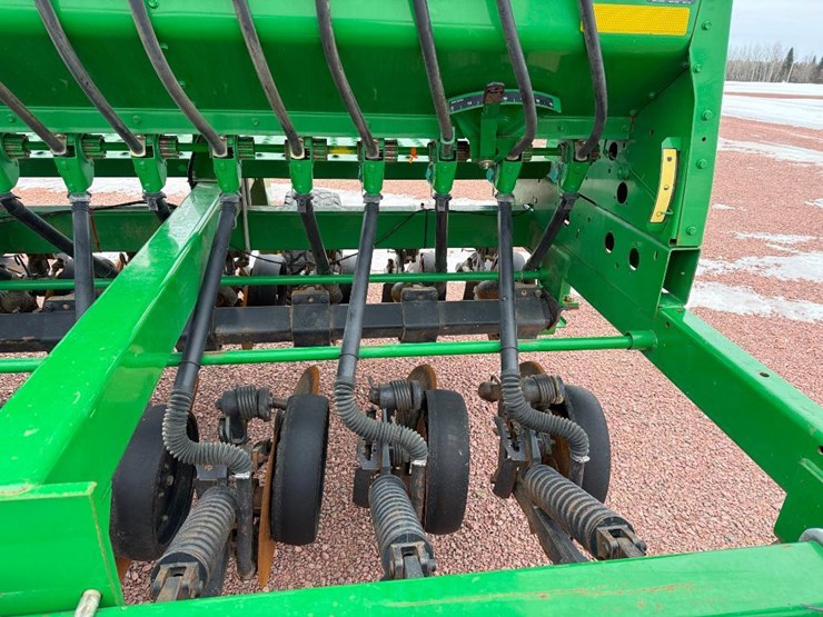 2010-john-deere-1590-image-24
