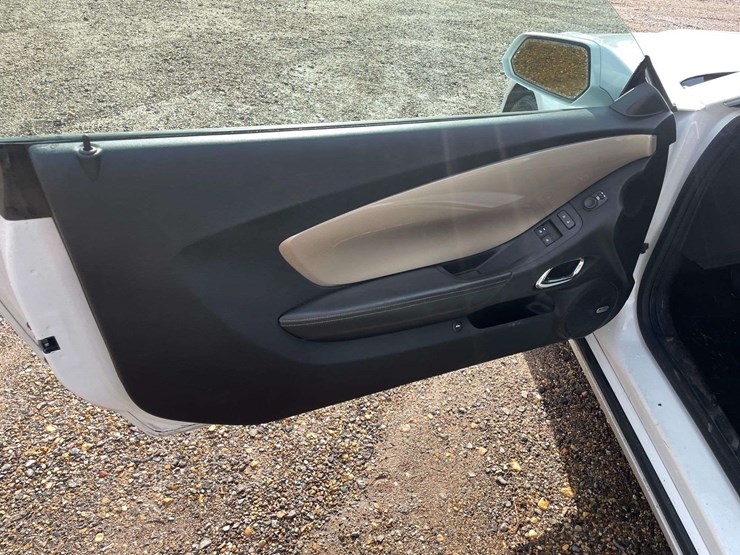 2012-chevrolet-camaro-2-door-coupe-(152,885-miles)-image-9
