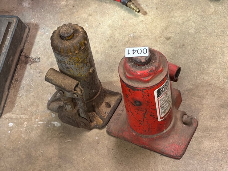 #41-•-two-bottle-jacks-image-3