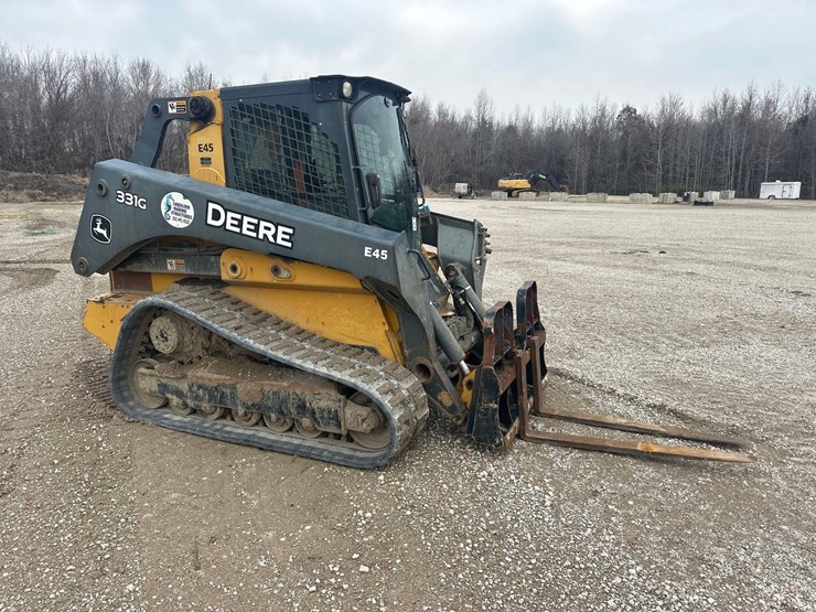 2018-deere-331g-image-1