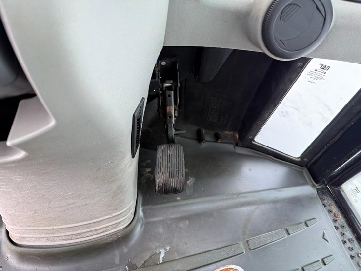 caterpillar-906m-image-61