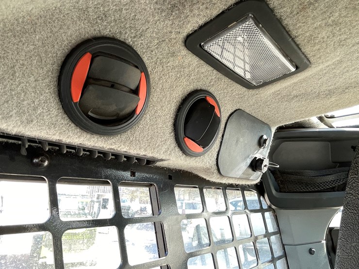 2022-bobcat-t76-image-52