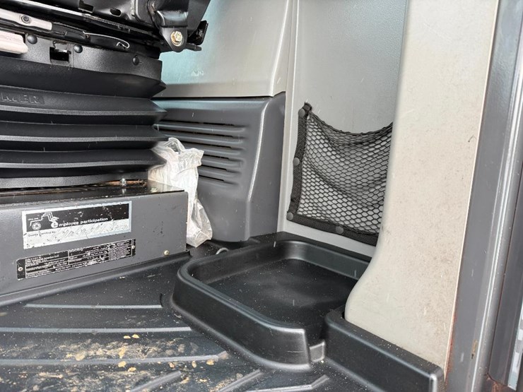 2019-case-621g-xt-image-56