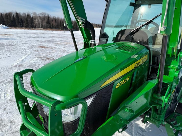 john-deere-4052r-image-44