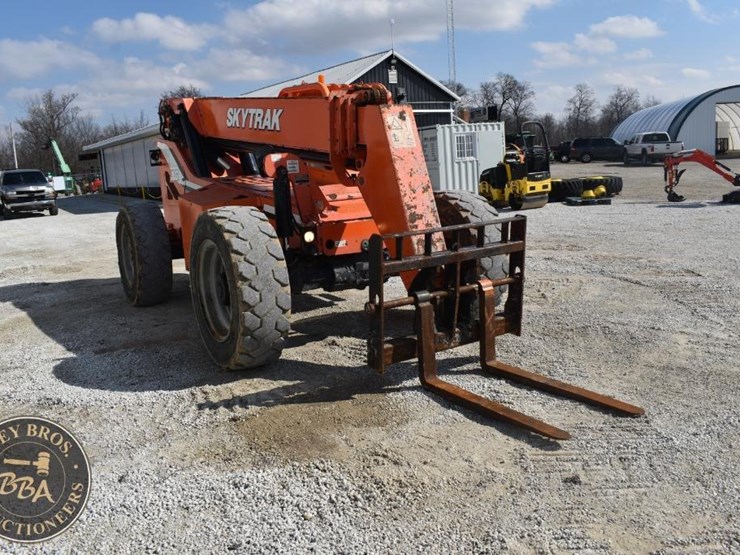 2015-sky-trak-8042-image-25