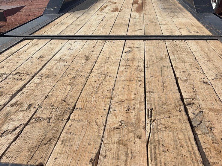 2018-titan-trailer-image-8