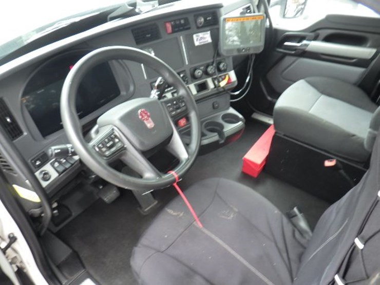 2024-kenworth-t680-image-18