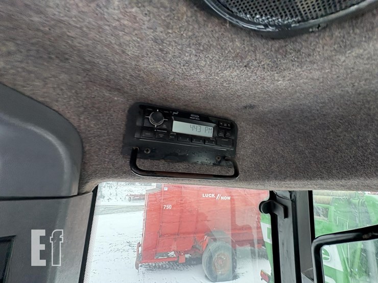 2002-new-holland-8670a-image-25