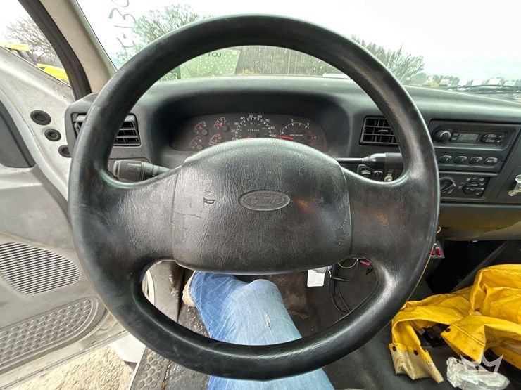 2001-ford-f650-image-14