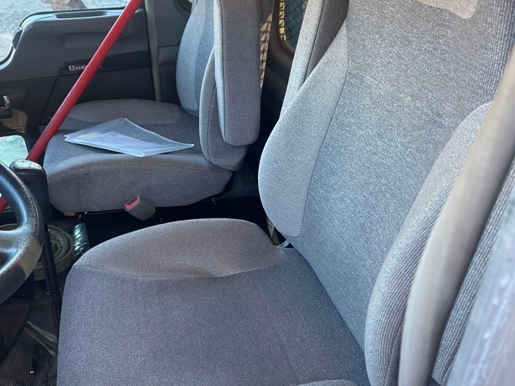 2019-kenworth-t800-image-19