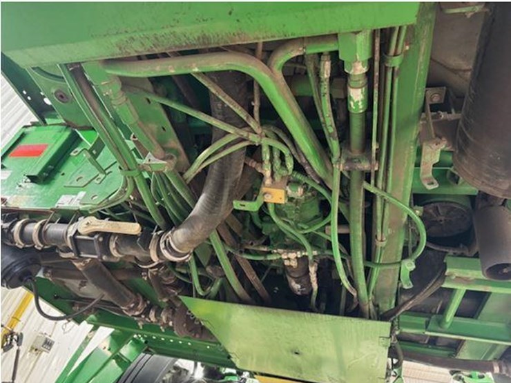 2004-john-deere-4710-image-17