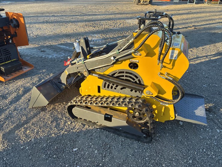 #115381-•-mini-skidsteer-ldr-image-13