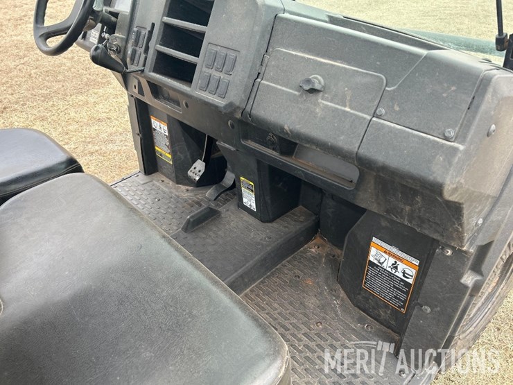 2022-john-deere-gator-image-35