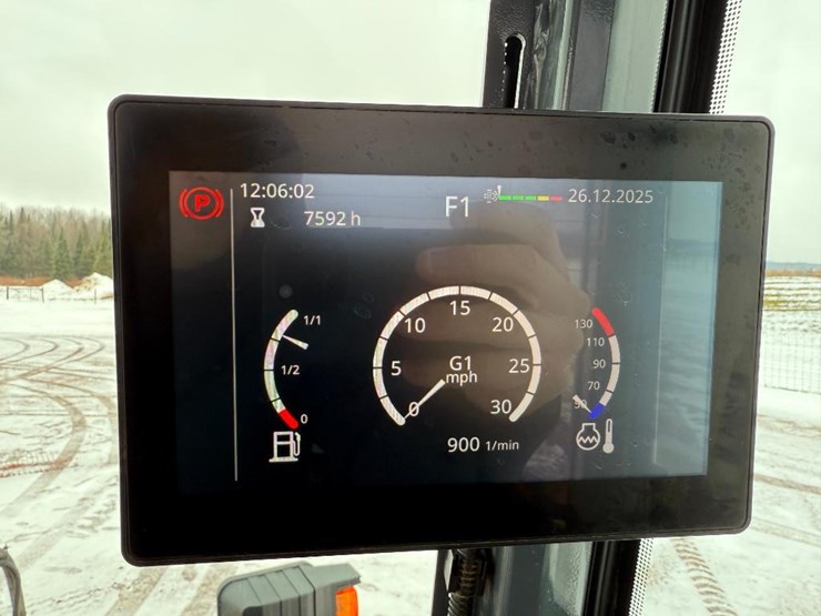 2019-deere-244l-image-64