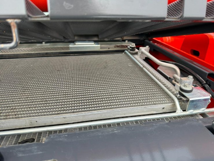 kubota-ssv75-image-28