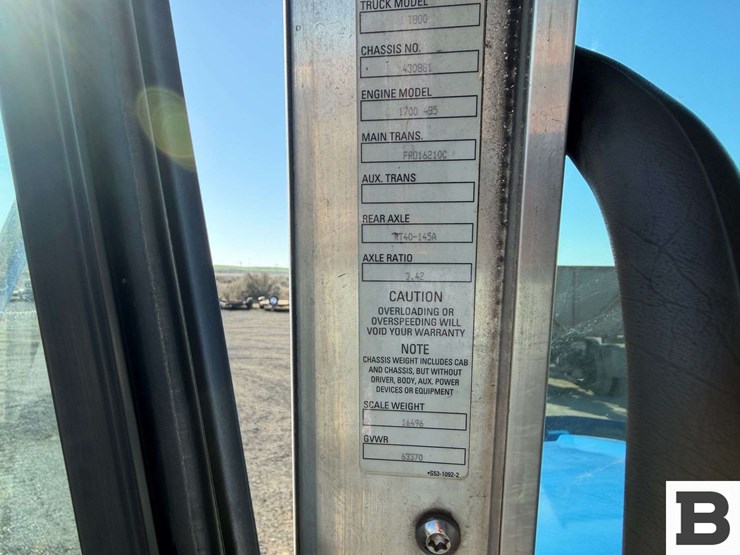 2015-kenworth-t800-image-62