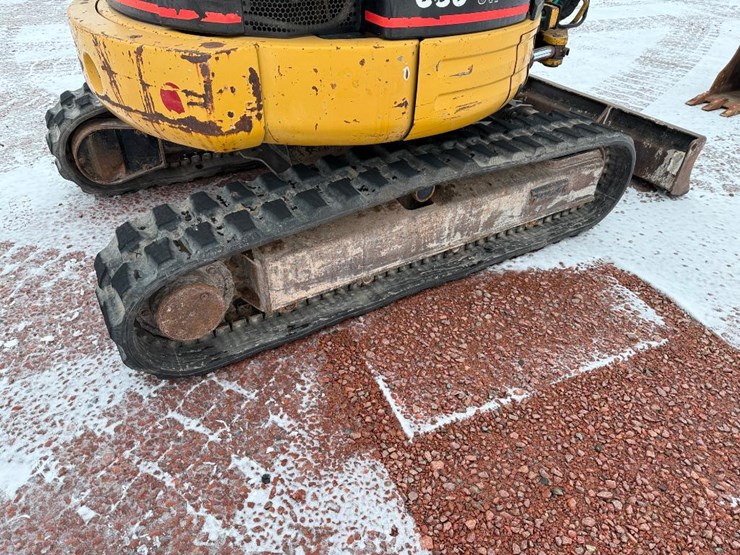 caterpillar-303cr-image-12