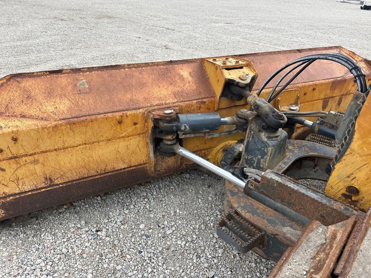 2015-deere-650k-lgp-image-16