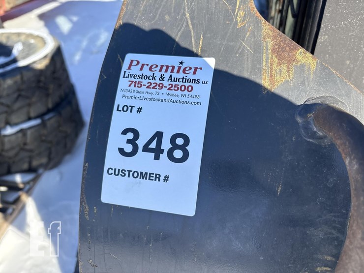 2016-new-holland-l218-image-19