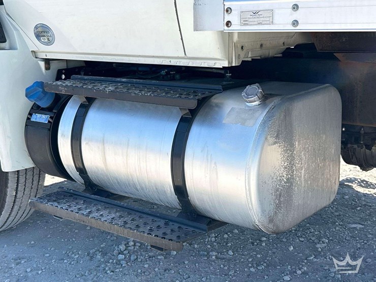 2018-international-durastar-4300-image-19