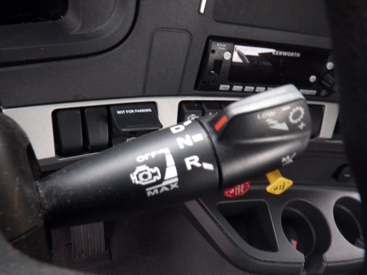 2024-kenworth-t680-image-15